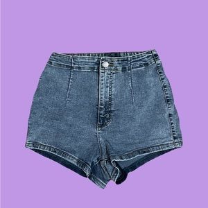 Light wash form fitting jean shorts